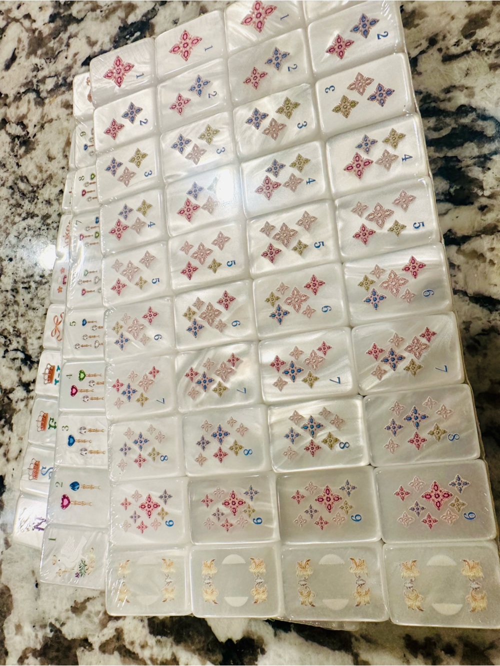 NIB Luxe, Premium, Pearlized American Mahjong Tiles Pearl Crown 160 pieces - Picture 3 of 8